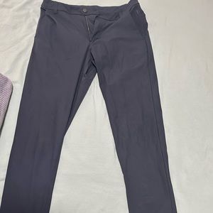 Lululemon Commission 30x32
